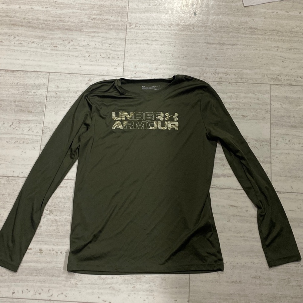 Boys under armour silky green long sleeve gently used